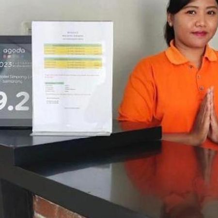 Weis Hotel Simpang Lima Semarang Exterior foto